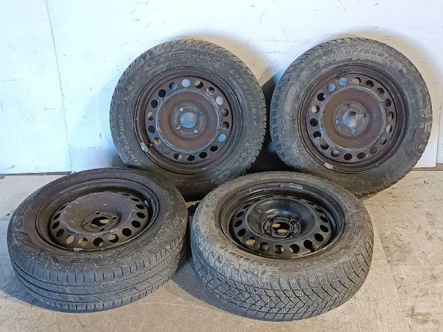 bontott DACIA DOKKER Acélfelni Szett Gumival