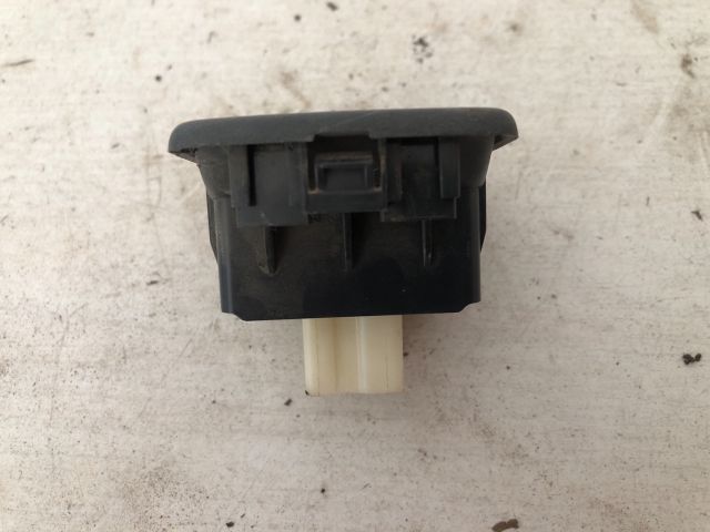 bontott DACIA DOKKER Bal első Ablakemelő Kapcsoló