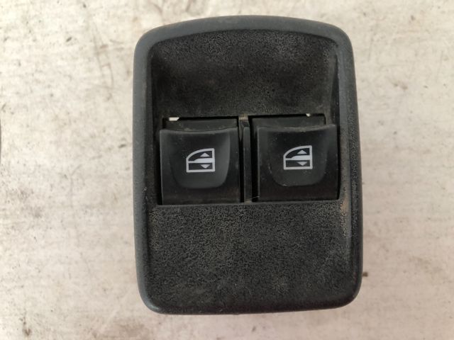 bontott DACIA DOKKER Bal első Ablakemelő Kapcsoló