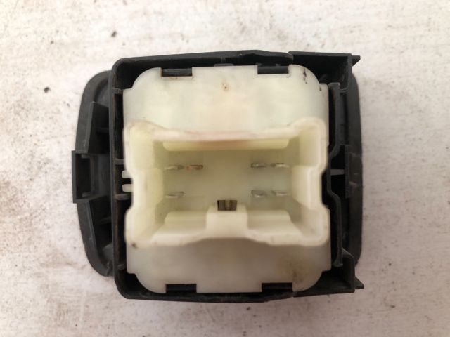 bontott DACIA DOKKER Bal első Ablakemelő Kapcsoló