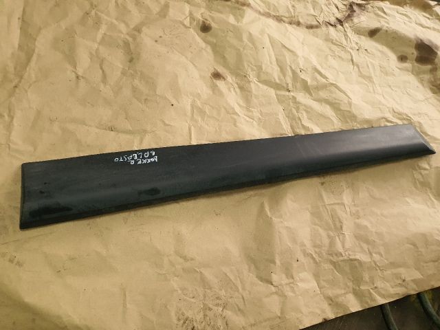 bontott DACIA DOKKER Bal első Ajtó Díszléc