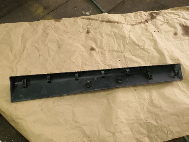 bontott DACIA DOKKER Bal első Ajtó Díszléc