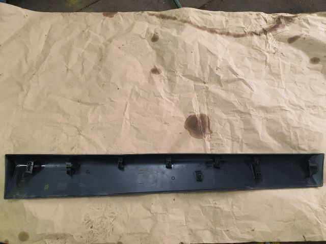 bontott DACIA DOKKER Bal első Ajtó Díszléc