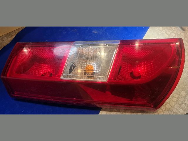 bontott DACIA DOKKER Bal Hátsó Lámpa