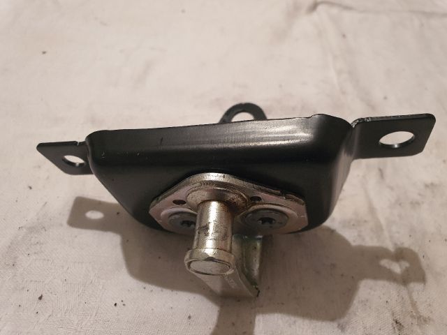 bontott DACIA DOKKER Csomagtérajtó Ütköző