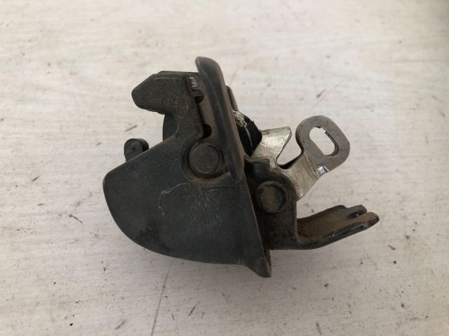 bontott DACIA DOKKER Csomagtérajtó Zárszerkezet