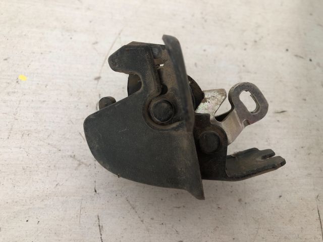 bontott DACIA DOKKER Csomagtérajtó Zárszerkezet