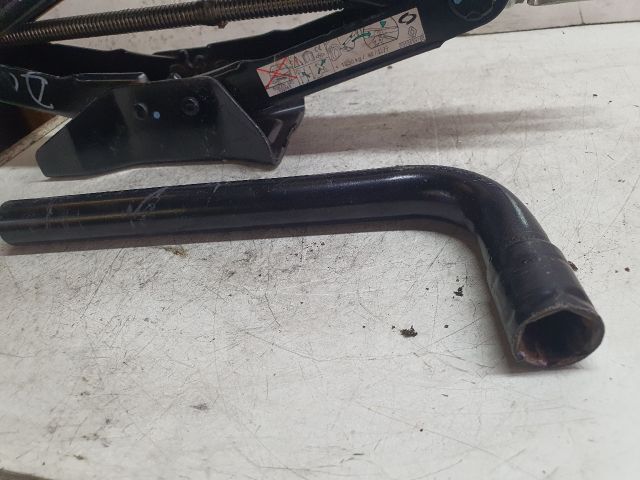 bontott DACIA DOKKER Emelő