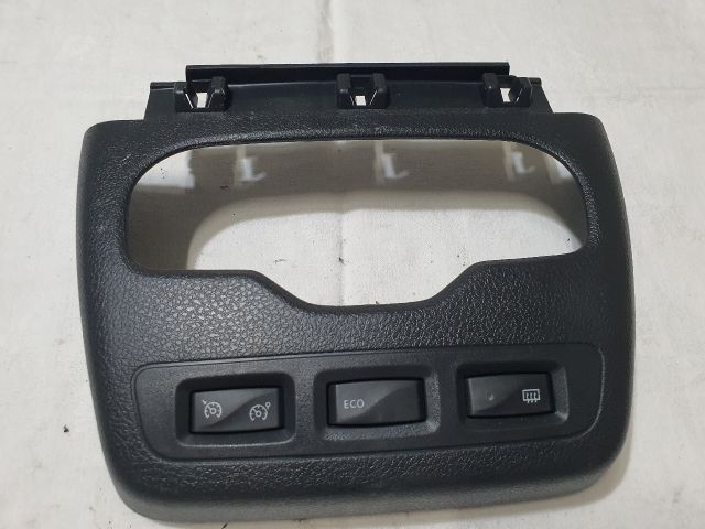 bontott DACIA DOKKER Fűtéskapcsoló Keret