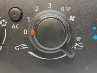 bontott DACIA DOKKER Fűtéskapcsoló (manuális klímás)