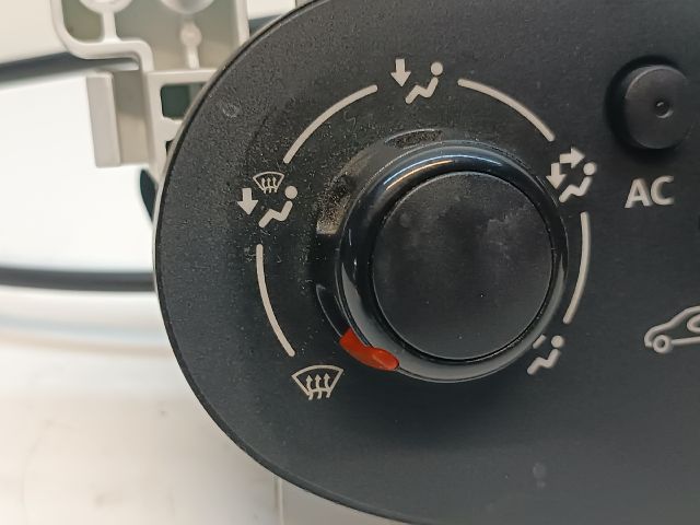 bontott DACIA DOKKER Fűtéskapcsoló (manuális klímás)