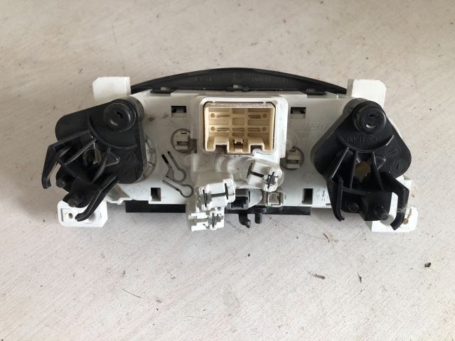 bontott DACIA DOKKER Fűtéskapcsoló (manuális klímás)