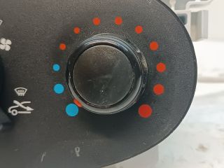 bontott DACIA DOKKER Fűtéskapcsoló (manuális klímás)