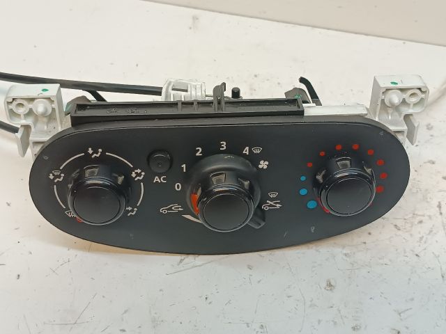 bontott DACIA DOKKER Fűtéskapcsoló (manuális klímás)