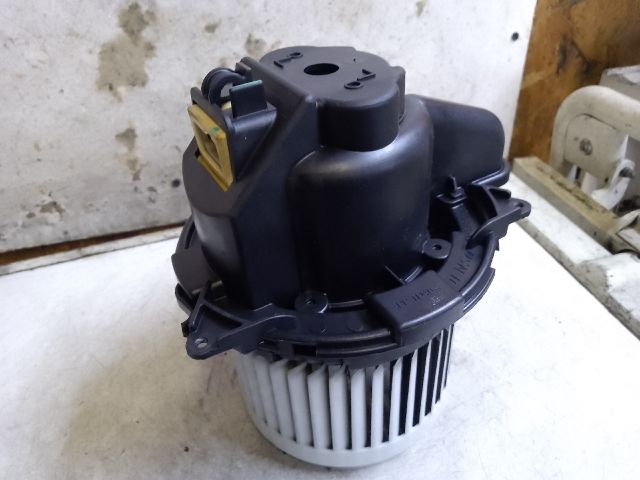 bontott DACIA DOKKER Fűtőmotor (Klímás)