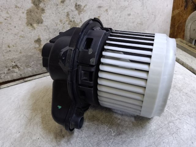 bontott DACIA DOKKER Fűtőmotor (Klímás)