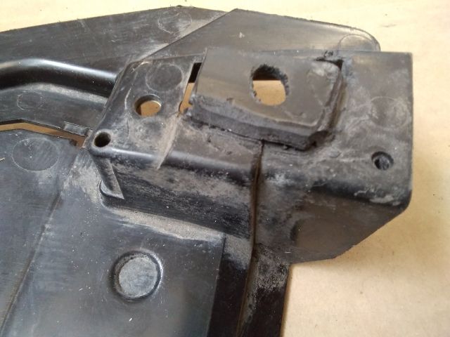 bontott DACIA DOKKER Hátsó Lökhárító Alsó (Műanyag)