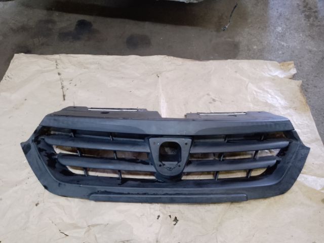 bontott DACIA DOKKER Hűtőrács