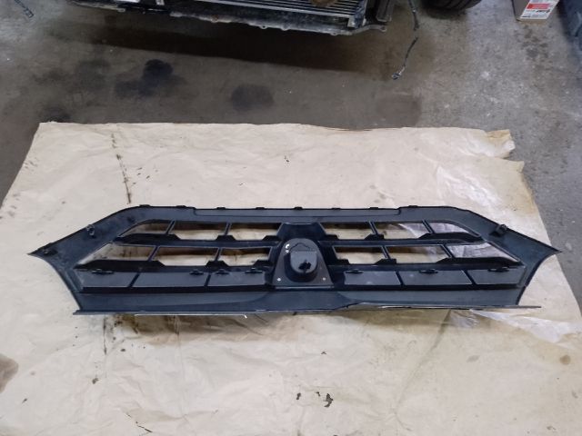 bontott DACIA DOKKER Hűtőrács