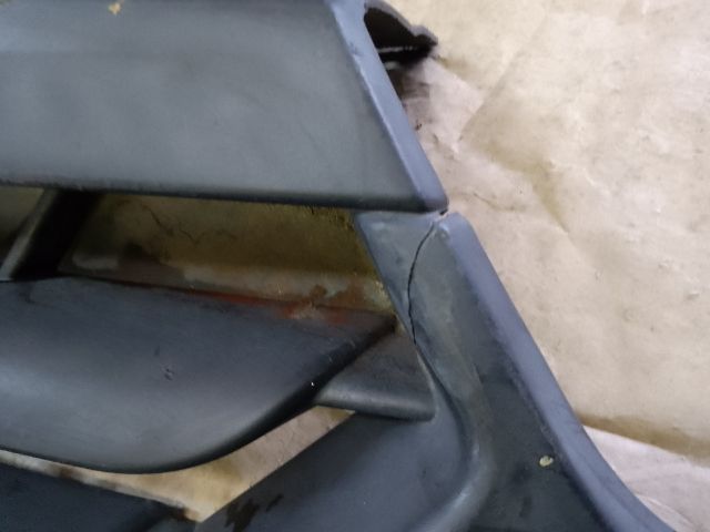 bontott DACIA DOKKER Hűtőrács