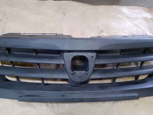 bontott DACIA DOKKER Hűtőrács