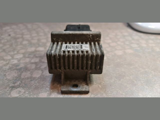 bontott DACIA DOKKER Izzító Relé