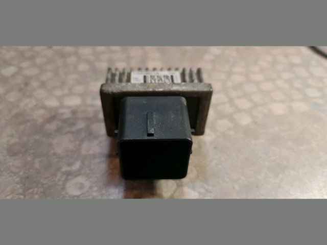 bontott DACIA DOKKER Izzító Relé