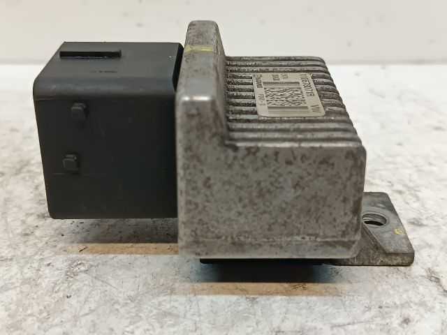 bontott DACIA DOKKER Izzító Relé