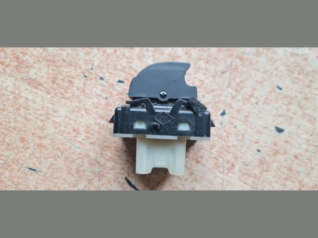 bontott DACIA DOKKER Jobb első Ablakemelő Kapcsoló