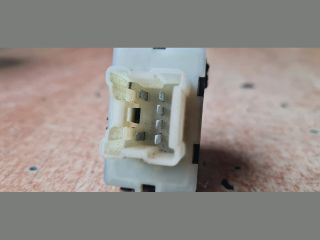 bontott DACIA DOKKER Jobb első Ablakemelő Kapcsoló