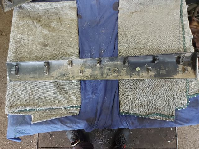 bontott DACIA DOKKER Jobb első Ajtó Díszléc