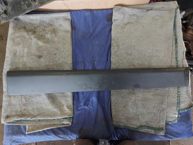 bontott DACIA DOKKER Jobb első Ajtó Díszléc