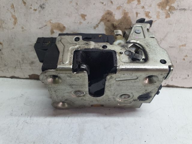 bontott DACIA DOKKER Jobb első Ajtózár