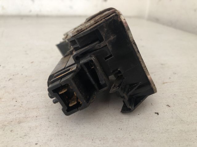 bontott DACIA DOKKER Jobb első Ajtózár