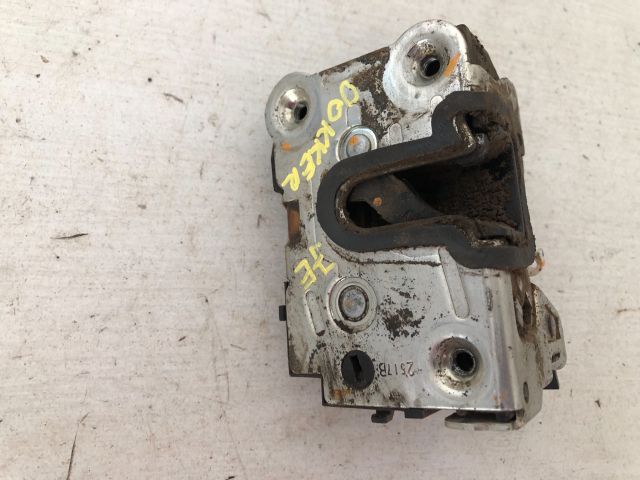 bontott DACIA DOKKER Jobb első Ajtózár