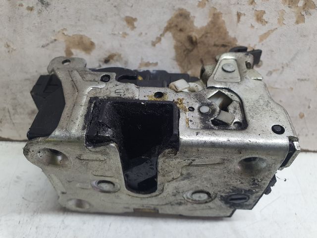 bontott DACIA DOKKER Jobb első Ajtózár