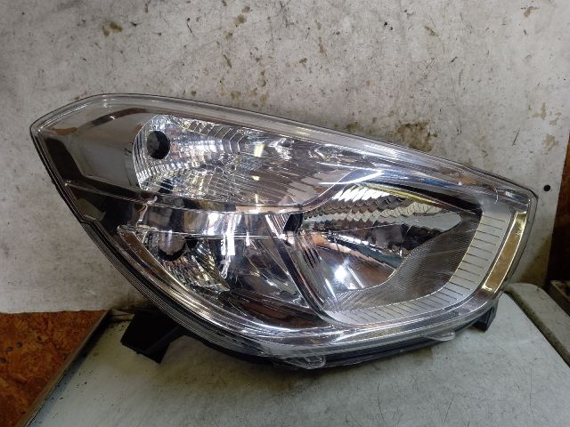 bontott DACIA DOKKER Jobb Fényszóró