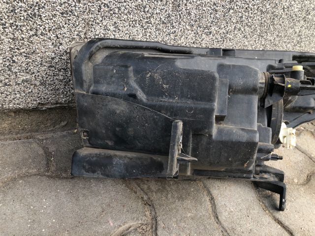 bontott DACIA DOKKER Jobb Fényszóró