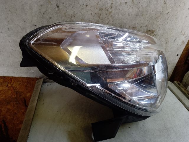 bontott DACIA DOKKER Jobb Fényszóró