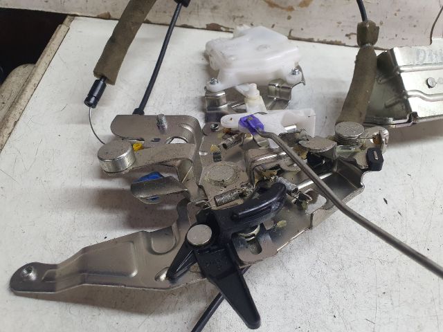 bontott DACIA DOKKER Jobb Tolóajtó Zárszerkezet