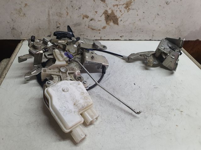 bontott DACIA DOKKER Jobb Tolóajtó Zárszerkezet