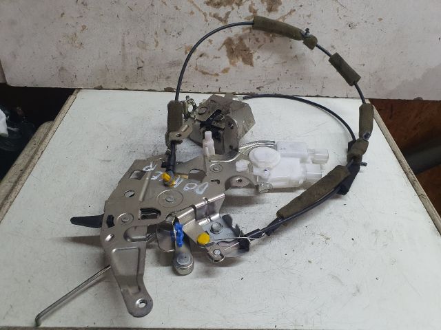 bontott DACIA DOKKER Jobb Tolóajtó Zárszerkezet