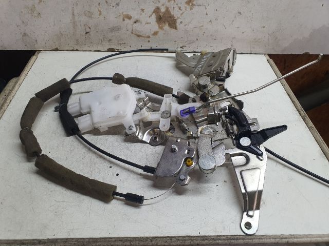 bontott DACIA DOKKER Jobb Tolóajtó Zárszerkezet