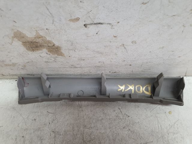 bontott DACIA DOKKER Középső Műszerfal Díszléc