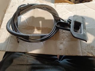 bontott DACIA DOKKER Motorháztető Nyitó Kar / Gomb