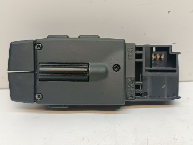 bontott DACIA DOKKER Rádió / CD Kapcsoló