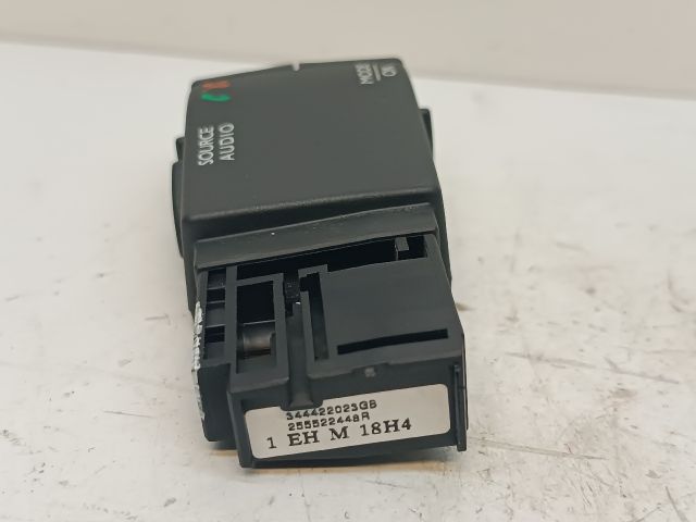 bontott DACIA DOKKER Rádió / CD Kapcsoló