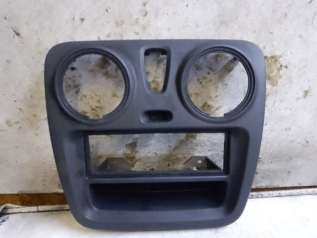 bontott DACIA DOKKER Rádió / CD Keret