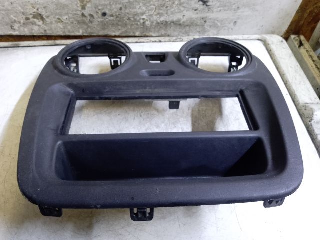 bontott DACIA DOKKER Rádió / CD Keret