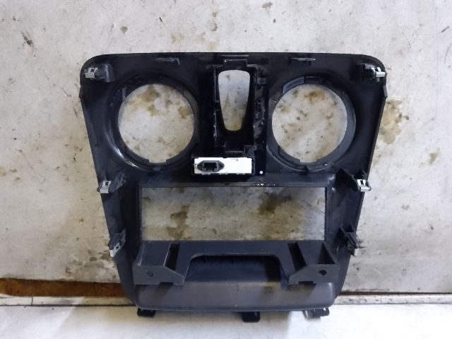 bontott DACIA DOKKER Rádió / CD Keret